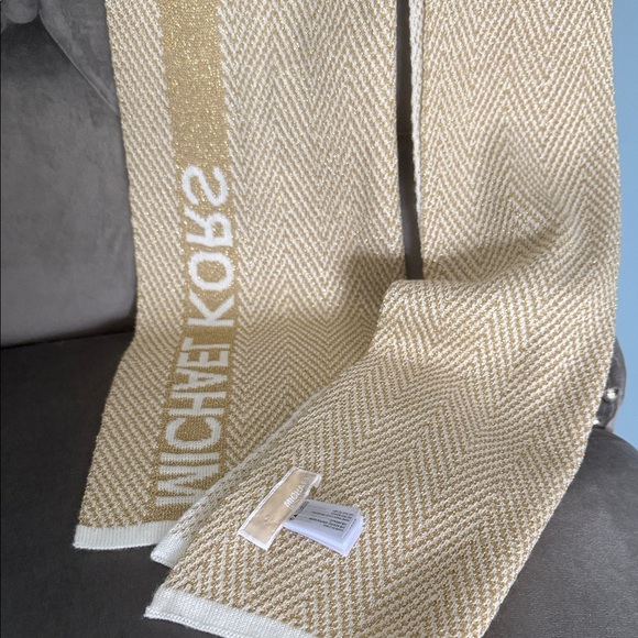 Michael Kors Gold and White Knit Scarf new without tag - Picture 1 of 7